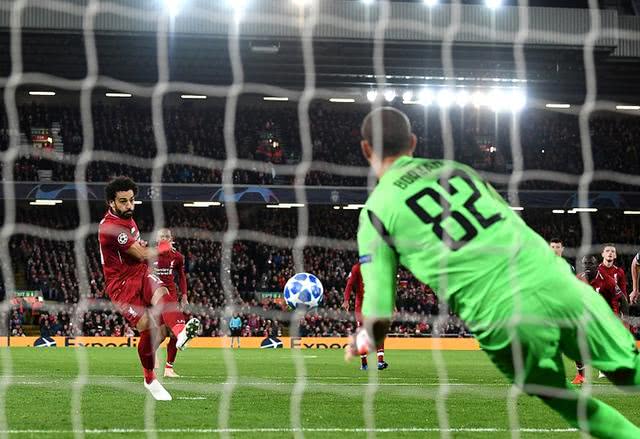  萨拉赫双响助利物浦登顶积分榜  