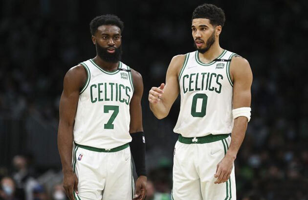  塔图姆末节暴走独揽十五分，绿军逆转篮网登榜首