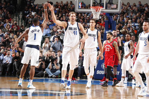 班切罗全能数据助魔术,青年军爆冷击败雄鹿震惊联盟