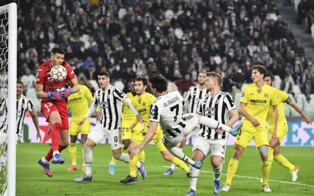 尤文图斯逼平罗马,阿莱格里变阵收奇效